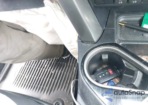 2018 Toyota Rav4 Limited z USA, uszkodzony, nr VIN JTMDFREV2JJ190890